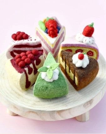 Chocolate Caramel Cake - Felt