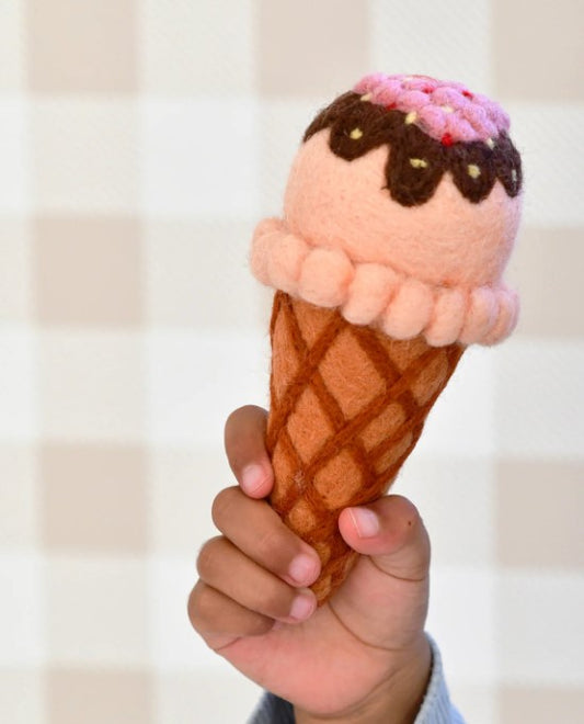 Strawberry Sorbet Ice Cream (Felt)