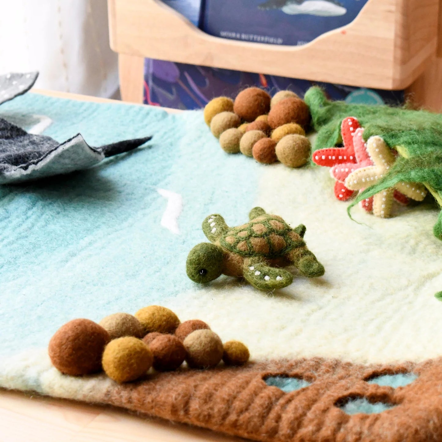 Sea & Rockpool Play Mat Large - Felt