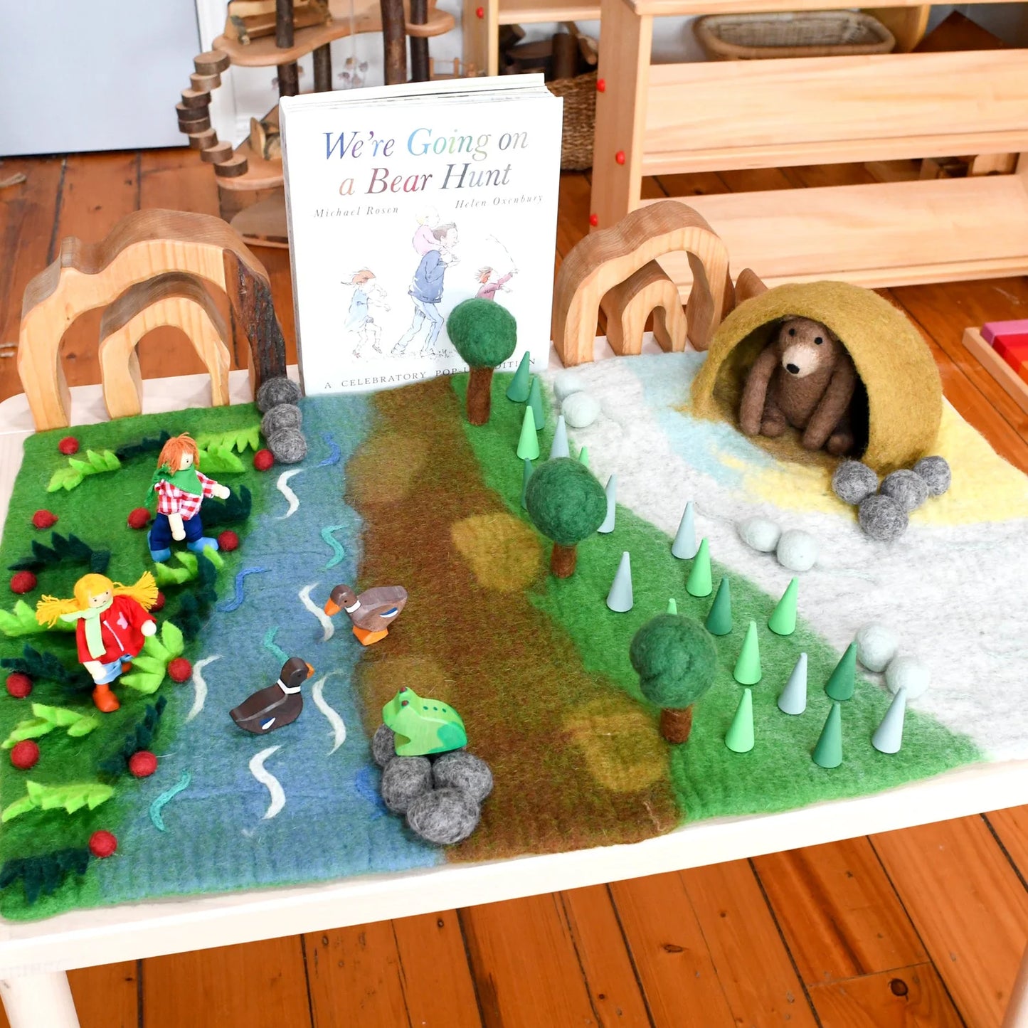 Bear Hunt Play Mat Large - Felt