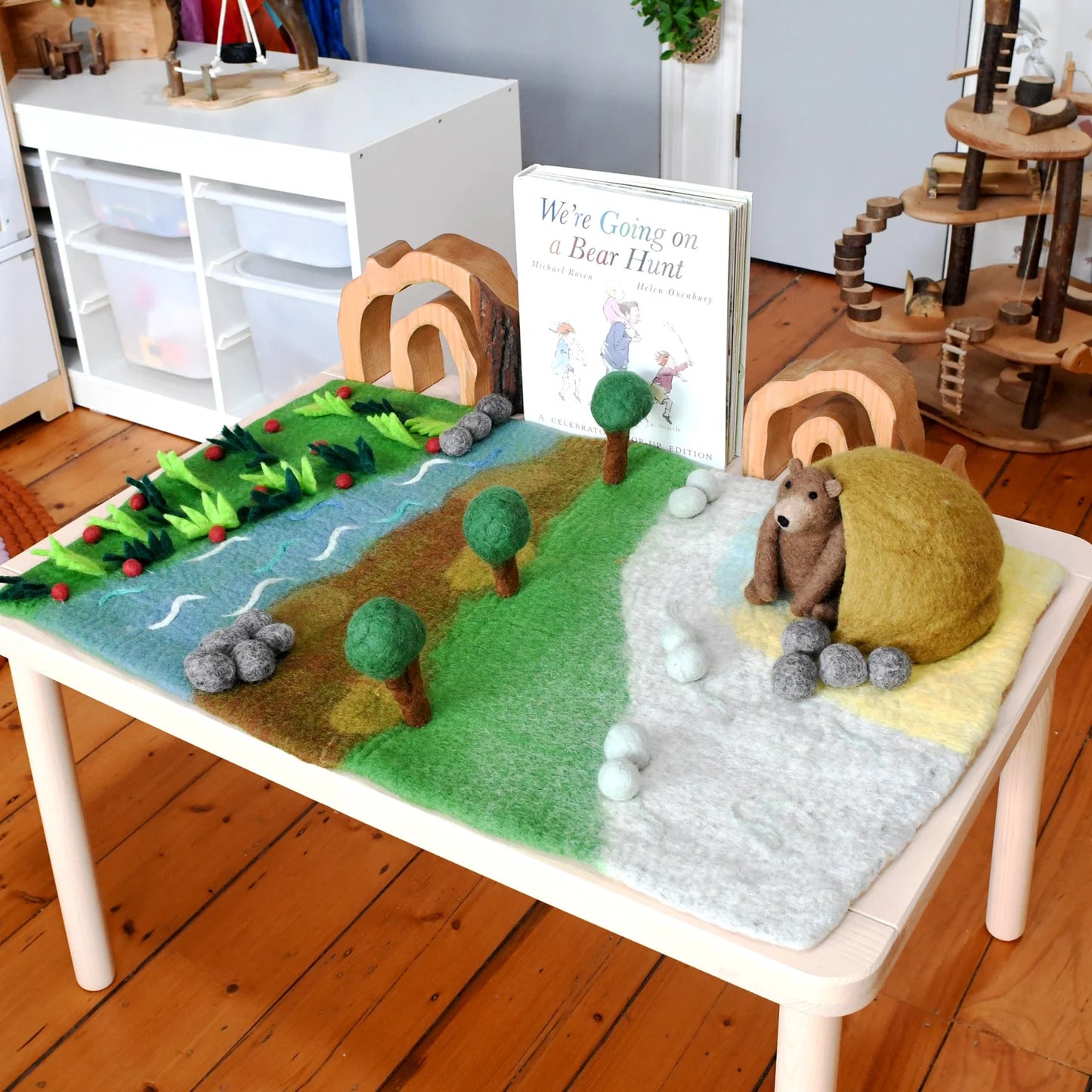 Bear Hunt Play Mat Large - Felt